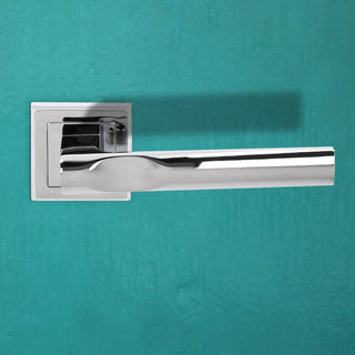 Image: Kansas Status Lever on Square Rose - Polished Chrome