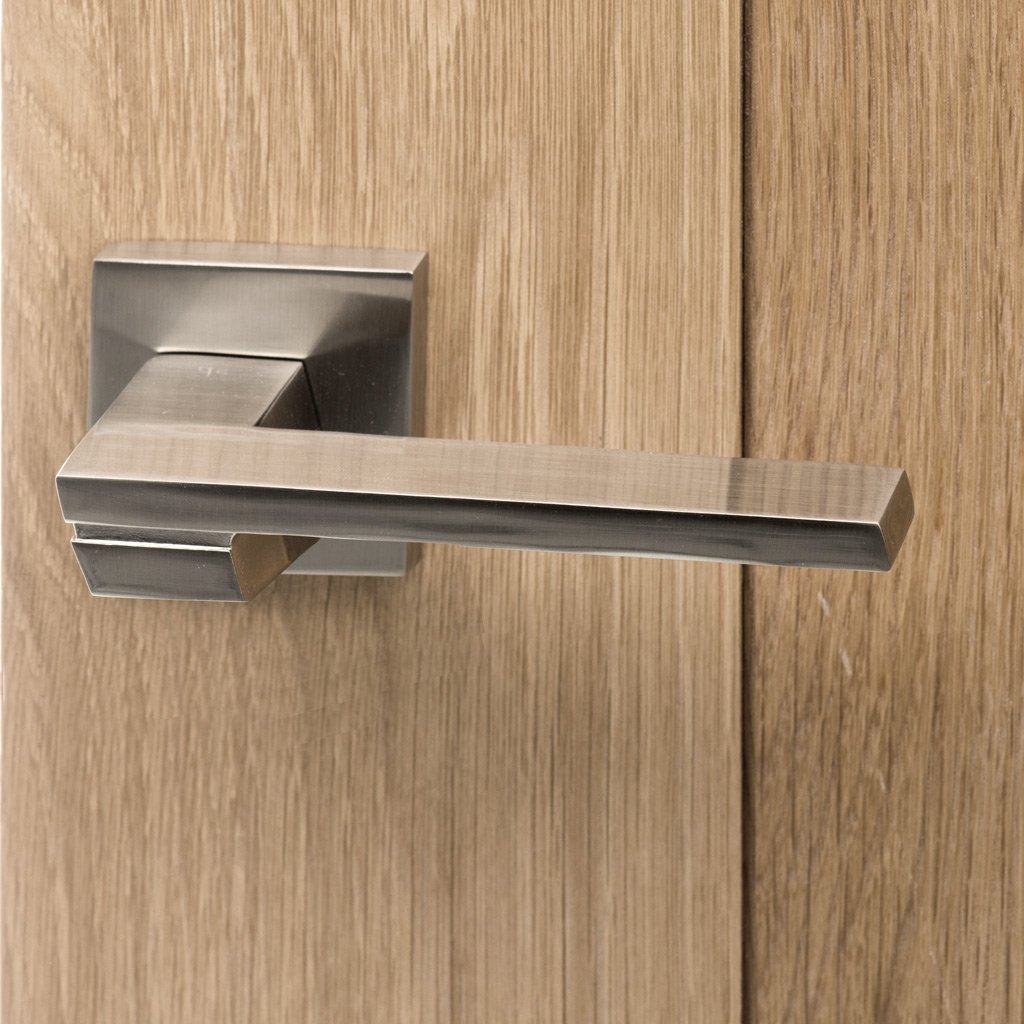 Senza Pari Giovanni Lever on Flush Rose - Satin Nickel