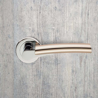 Image: Serozzetta Valiant SZM014 Lever Latch Handles on Round Rose