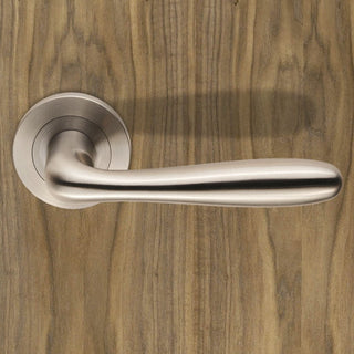 Image: Steelworx SWL1127 Pennisula Lever Latch Handles on Round Rose