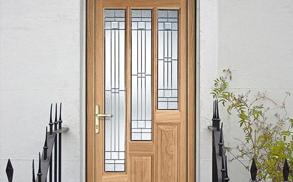 The beautiful Coventry external oak door with elegant safety glazing