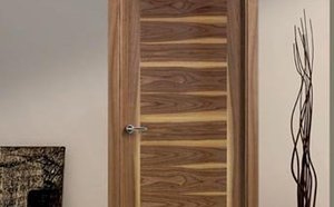 Stunning SanRafael Lisa L60 Grained Walnut Door.