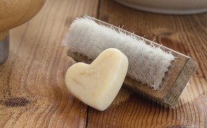 How to decorate a wooden door - DIY Tip 12