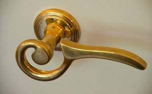 Video on "How to fit Bathroom door handles"