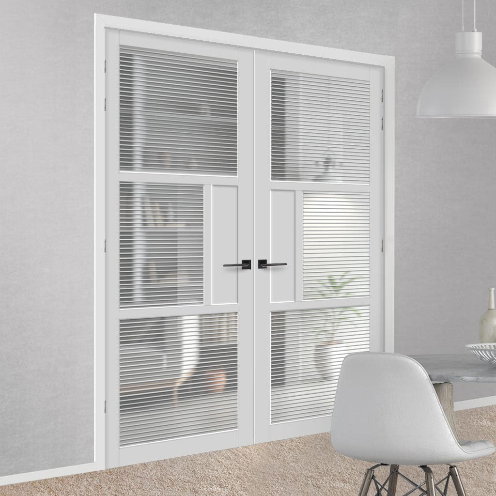 Breda 3 Pane 1 Panel Solid Wood Internal Door Pair UK Made DD6439 - Clear Reeded Glass - Eco-Urban® Cloud White Premium Primed