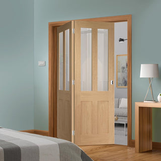 Image: Bespoke Thrufold Malton Oak Shaker 2P & 2L Glazed Folding 2+0 Door