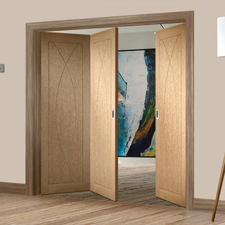 Image: Bespoke Thrufold Pesaro Oak Flush Folding 2+1 Door - Prefinished