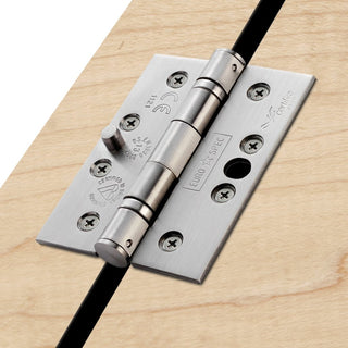 Image: Stainless Steel Ball Bearing Security Grade 13 Hinge, also suits fire doors.