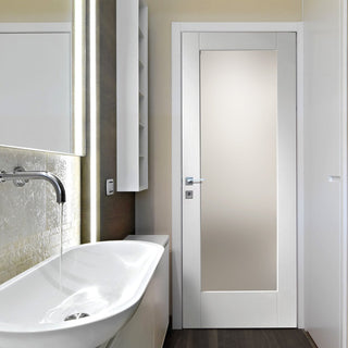 Image: Pattern 10 white interior glazed door