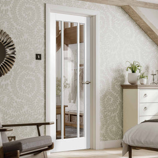 Image: Worcester traditional door style from XL Joinery UK