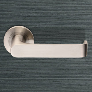 Image: Steelworx SWL1133 Zurigo Lever Latch Handles on Round Rose