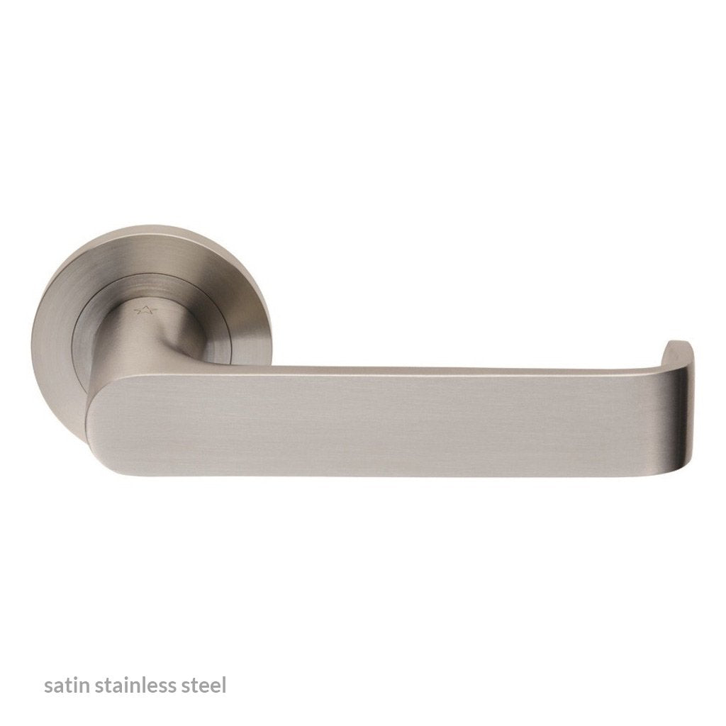 Steelworx SWL1133 Zurigo Lever Latch Handles on Round Rose