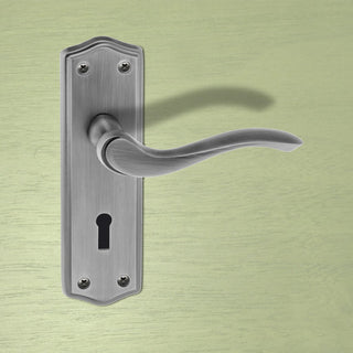 Image: Warwick Old English Lever on Backplate - Key - Matt Gun Metal