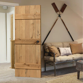 Image: Interior oak veneer traditional panel door