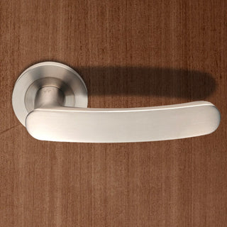 Image: Steelworx SWL1132 Berlino Lever Latch Handles on Round Rose