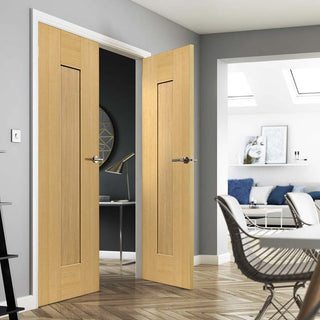 Image: J B Kind Axis Oak Shaker Panel Door Pair - Prefinished