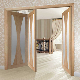Image: Bespoke Thrufold Verona Oak Glazed Folding 2+1 Door - Prefinished